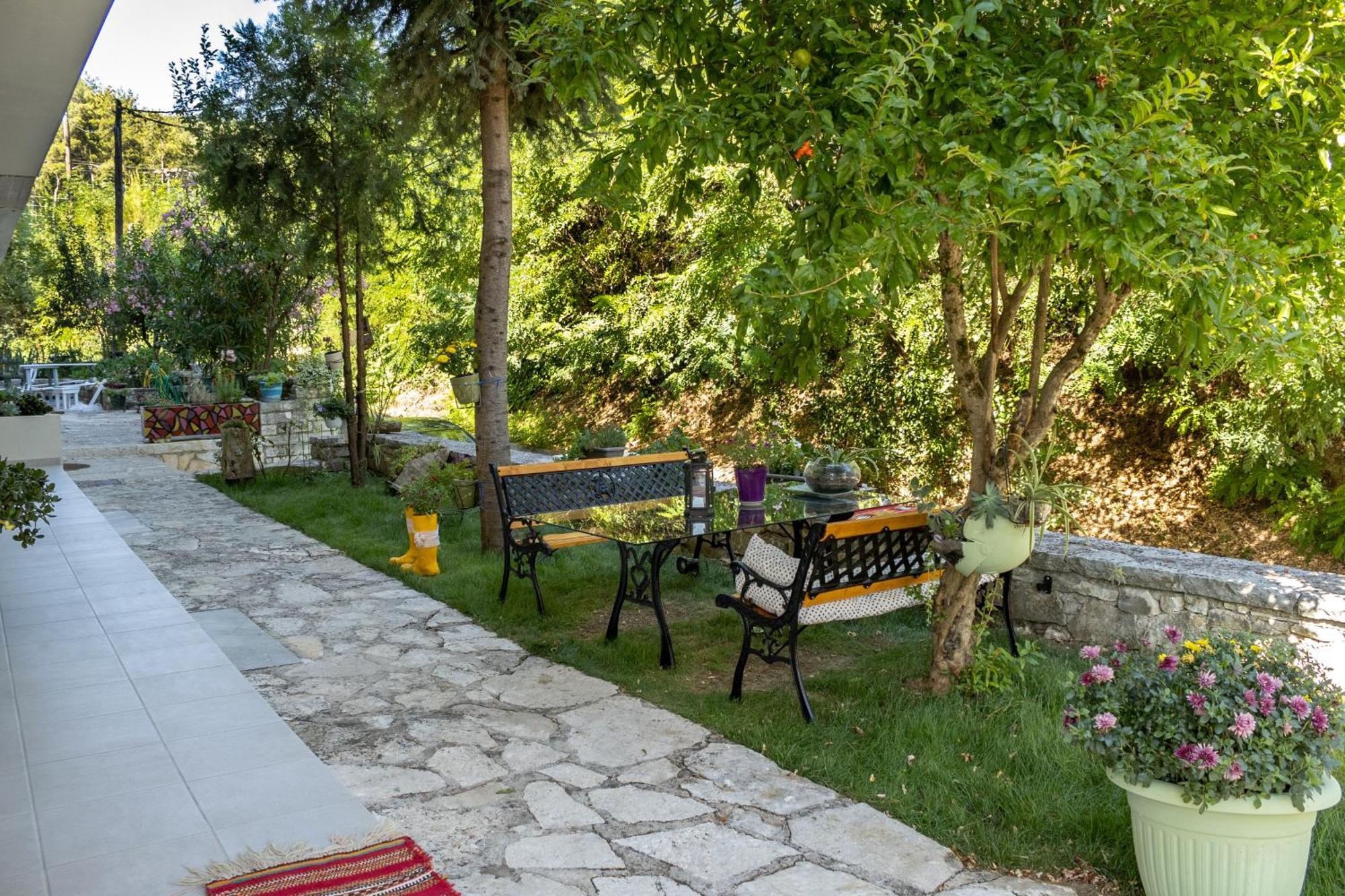 Garden Appartment Ioannina Exterior photo
